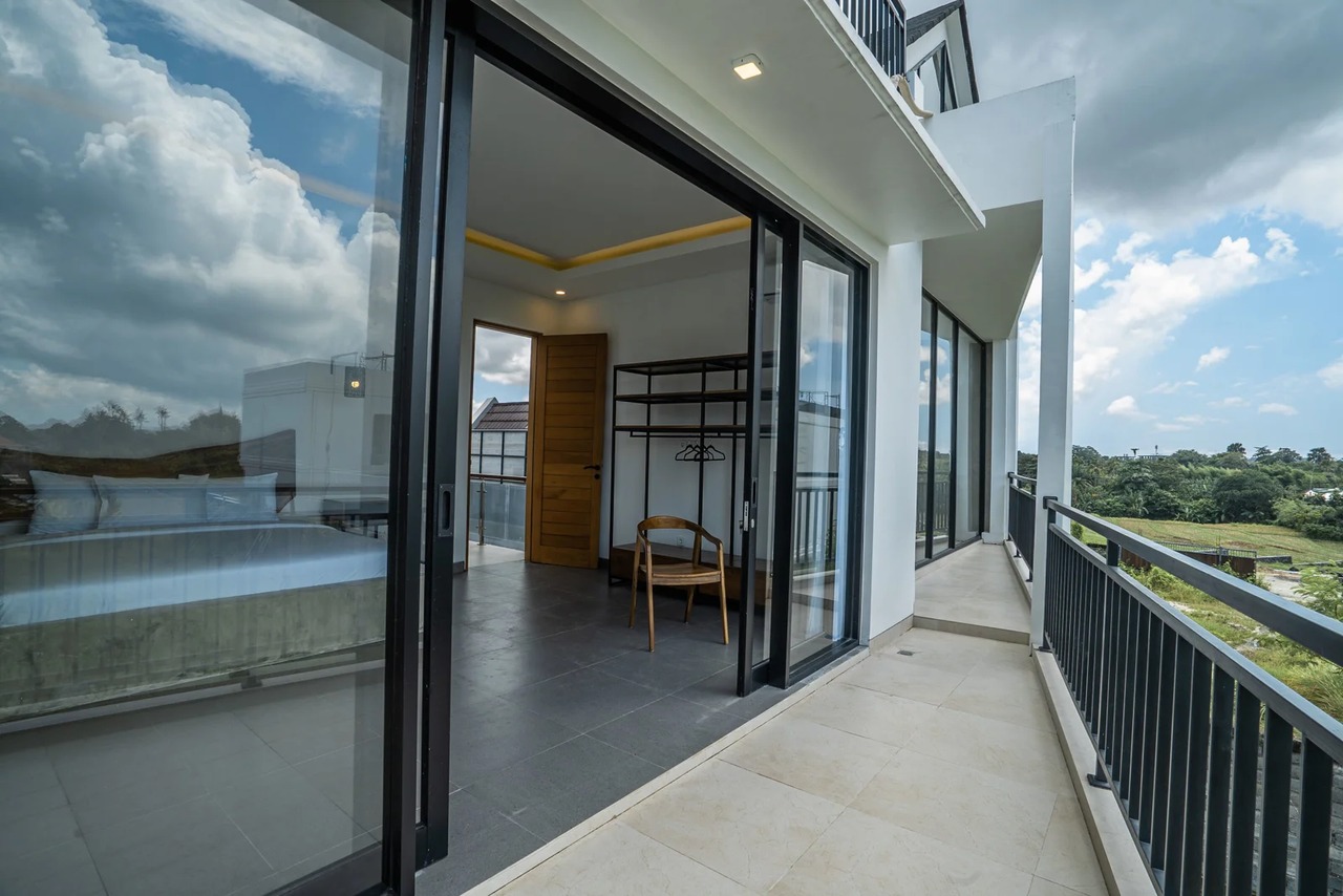 Night Light 3BR Private Villa Berawa