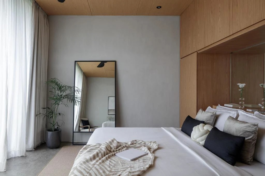 Modern 1-Bedroom Townhouse Near Cafés