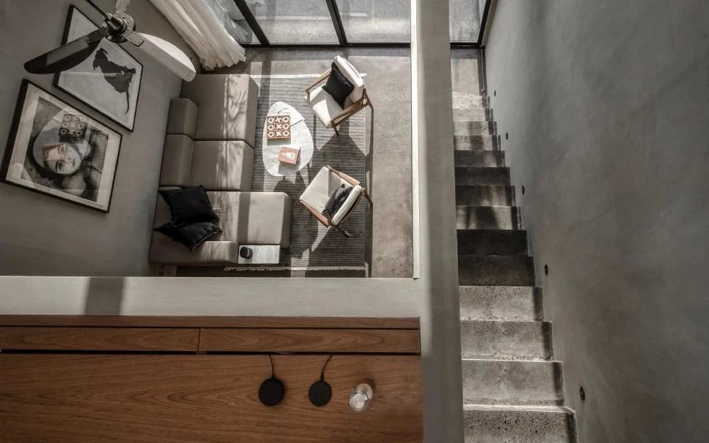 Modern 1-Bedroom Townhouse Near Cafés