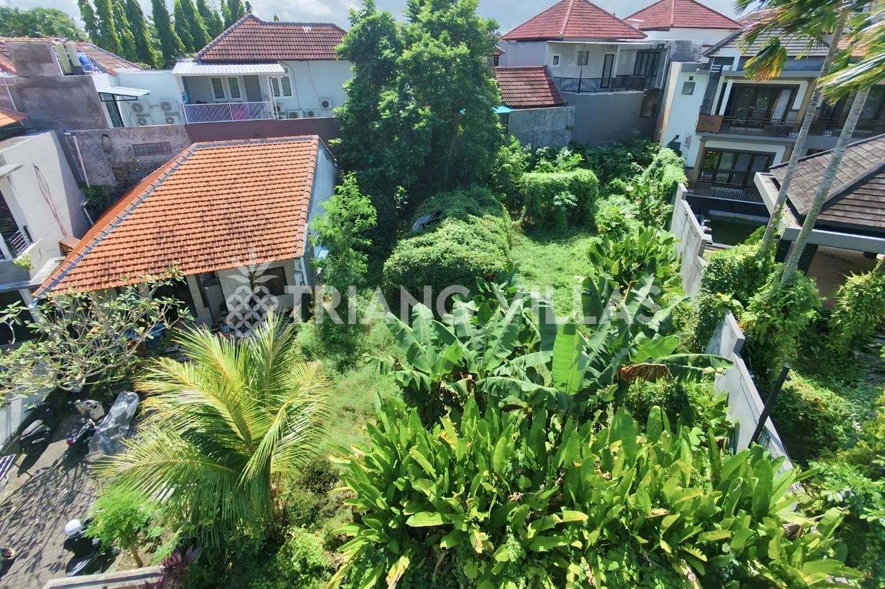 Freehold 4,12-Are Land in Munggu