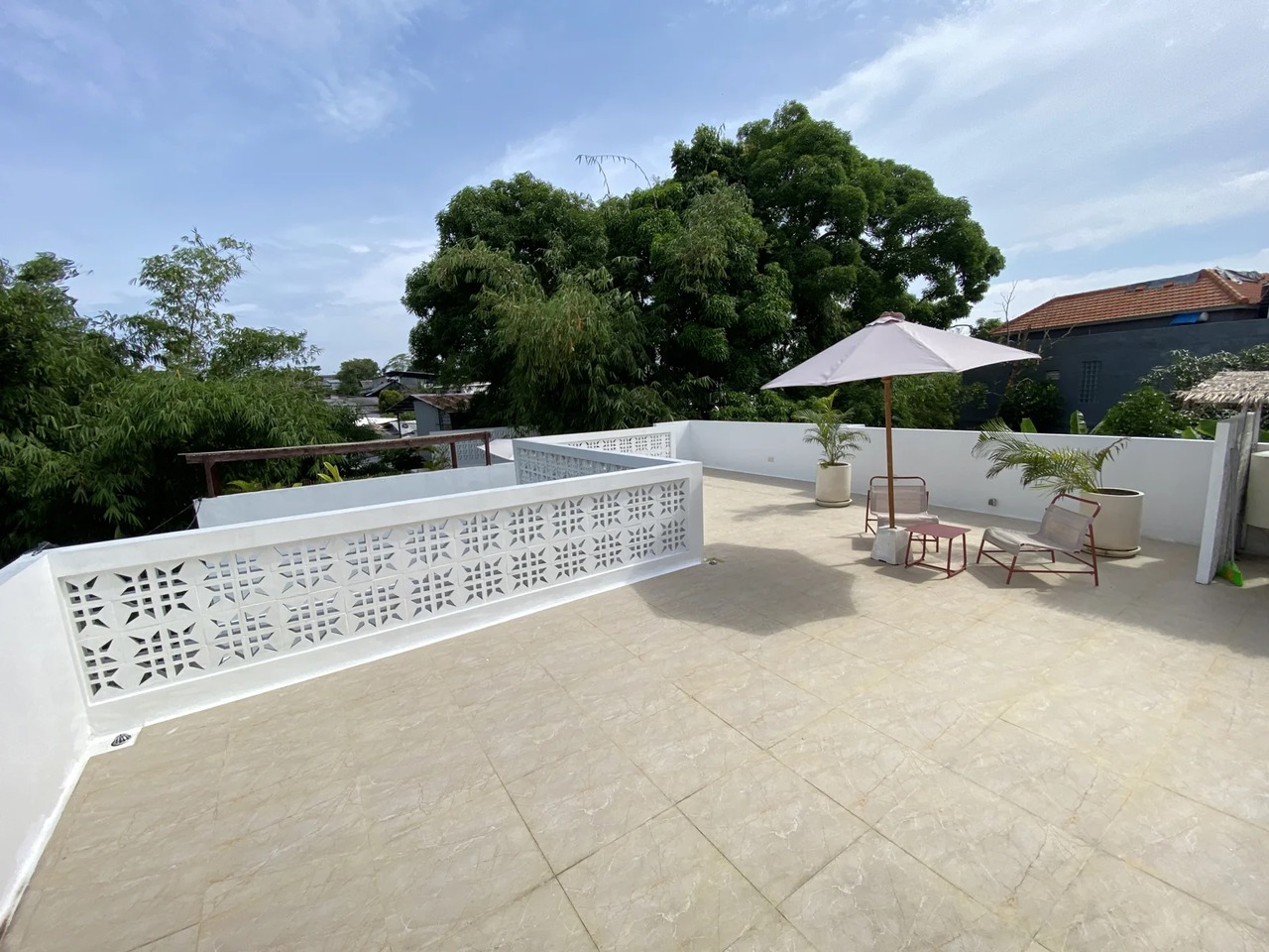 1BR + 1 Office Private Villa