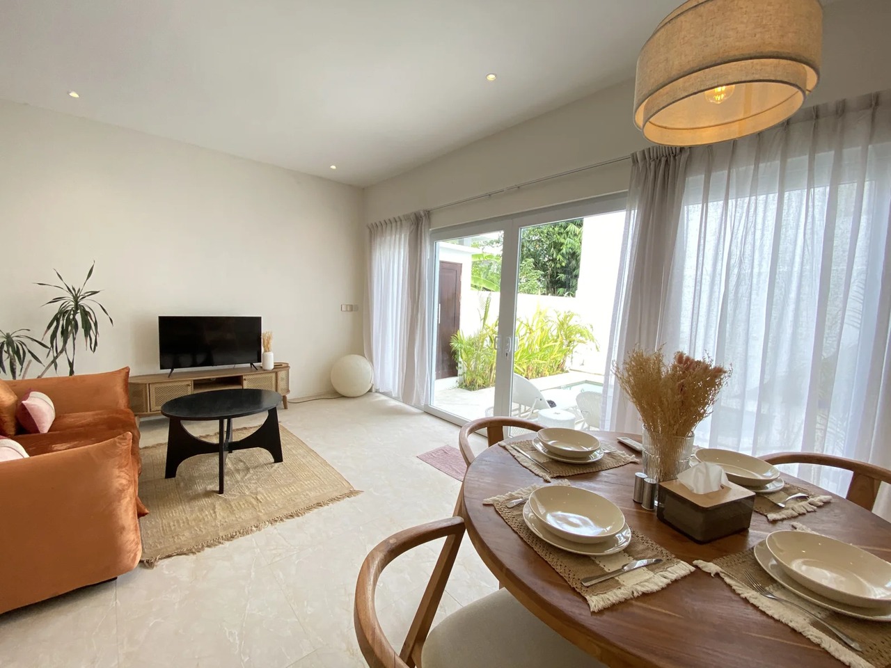 1BR + 1 Office Private Villa