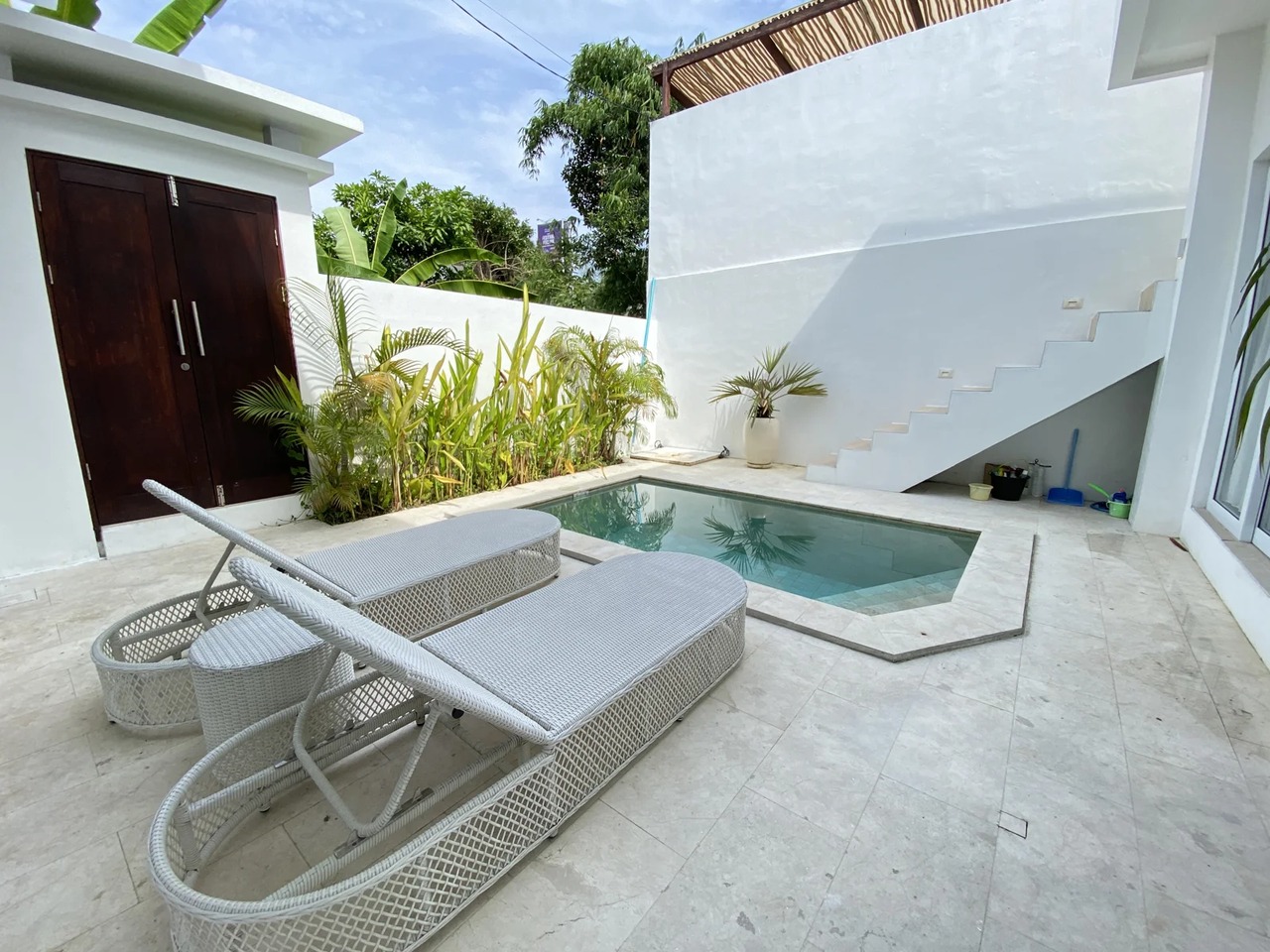1BR + 1 Office Private Villa