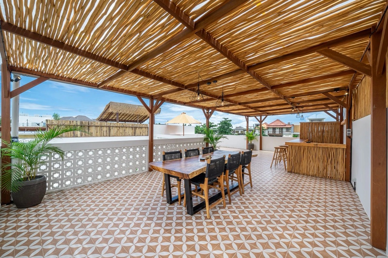 2BR Villa with spacious rooftop - Cemagi