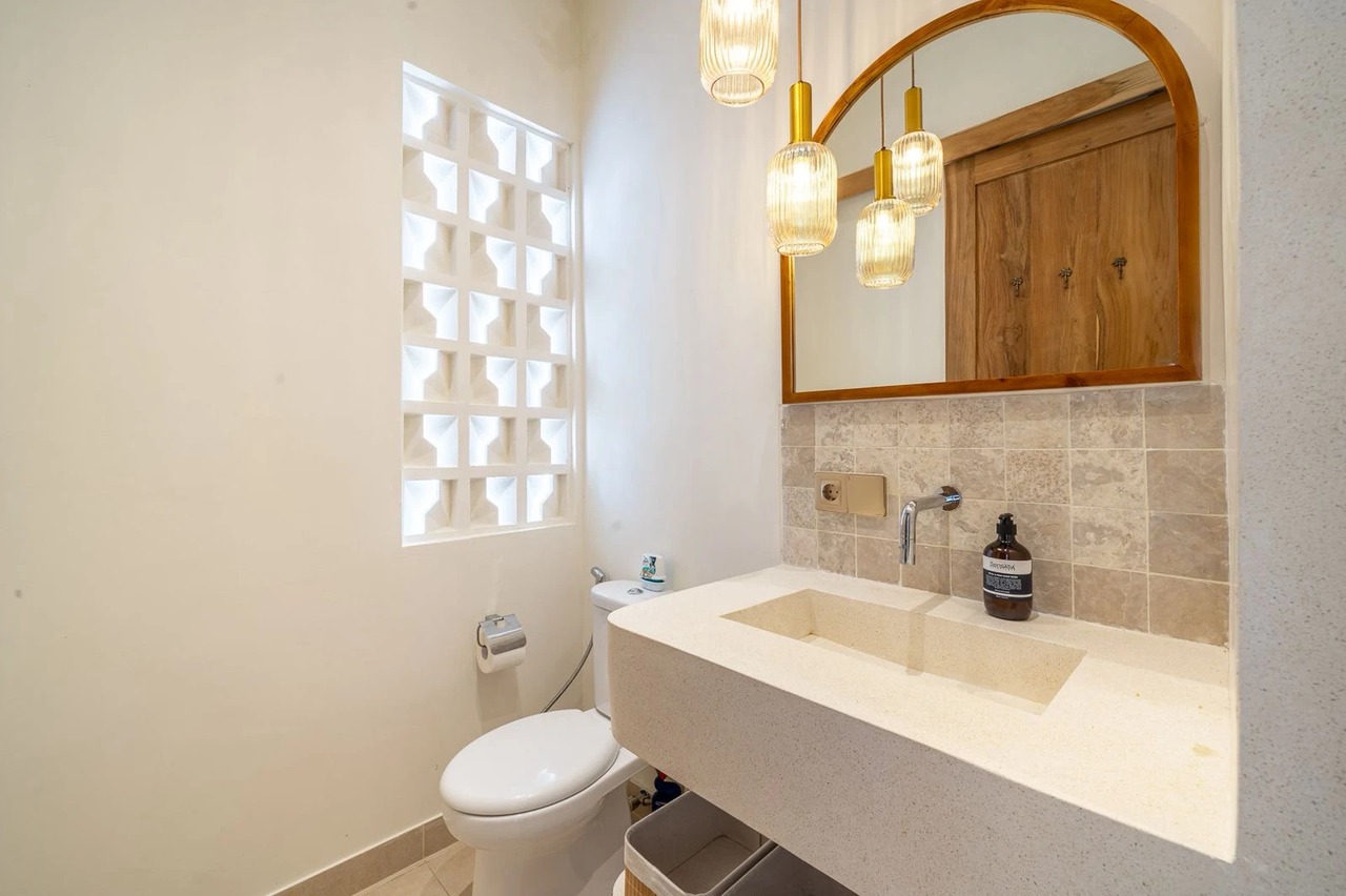 2BR Villa with spacious rooftop - Cemagi