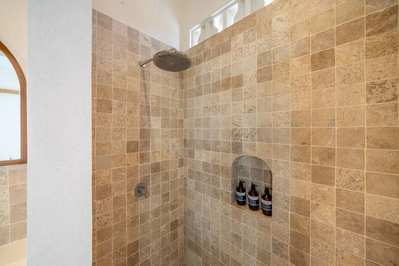 2BR Villa with spacious rooftop - Cemagi