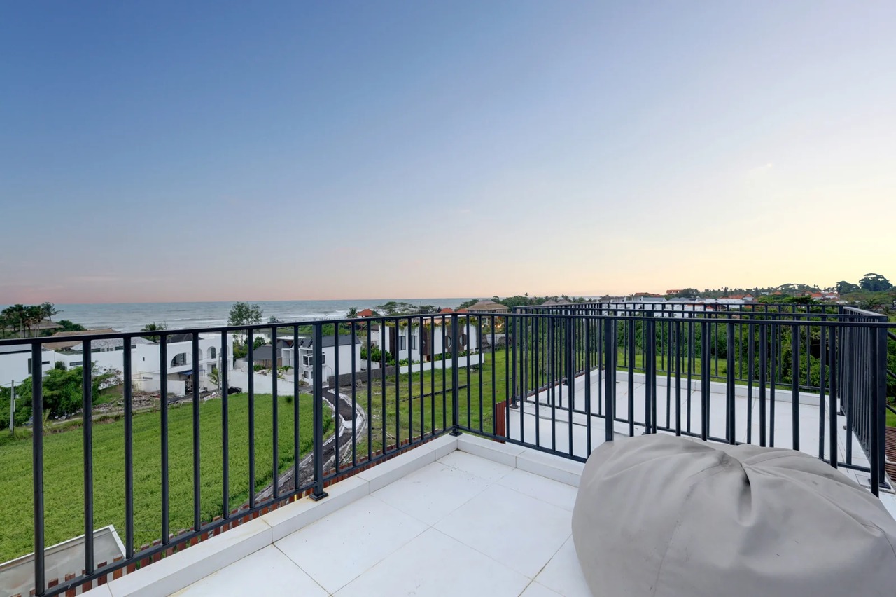 NEW 3BR Villa with Rooftop Ocean View