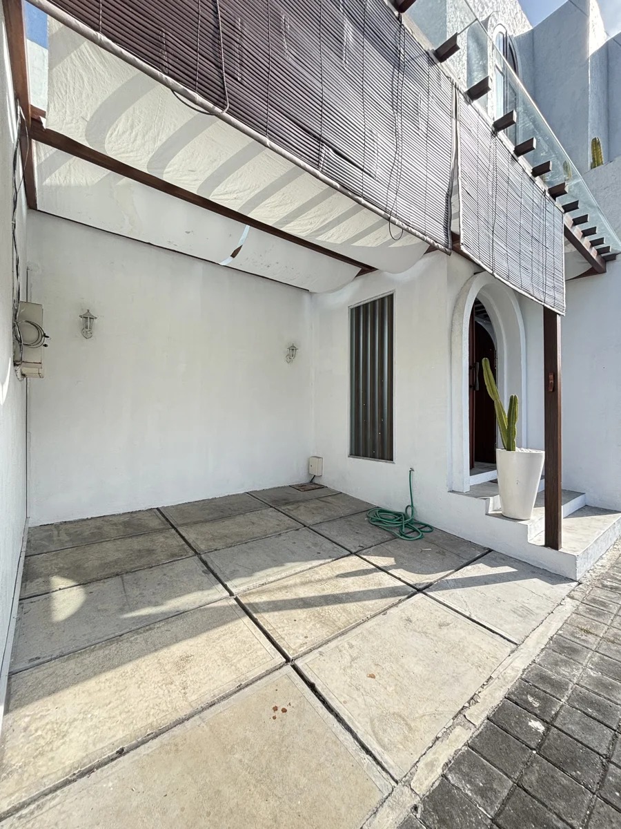 2 BEDROOM VILLA PRIVATE POOL IN UMALAS
