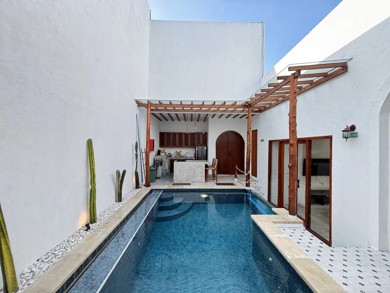 2 BEDROOM VILLA PRIVATE POOL IN UMALAS