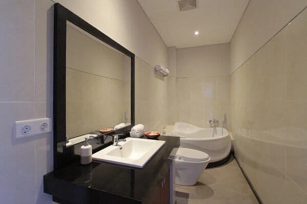 DO 125 - HOMESTAY FOR SALE IN KEROBOKAN 