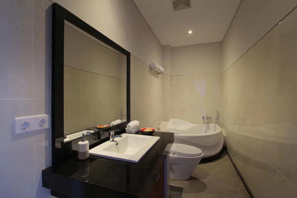 DO 125 - HOMESTAY FOR SALE IN KEROBOKAN 