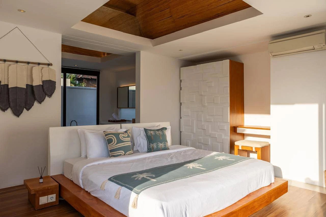 3 BEDROOM VILLA IN BATUBOLONG FOR SALE