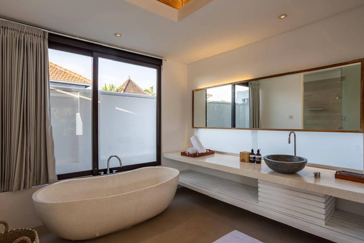 3 BEDROOM VILLA IN BATUBOLONG FOR SALE