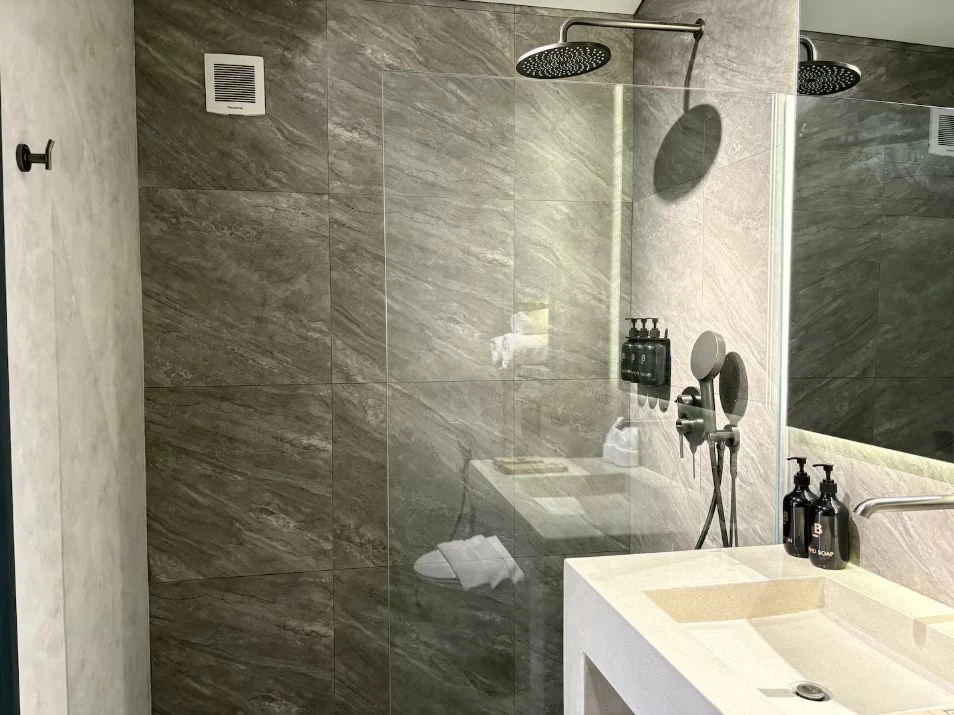 Modern 2BR Villa w/ Private Pool and Bal