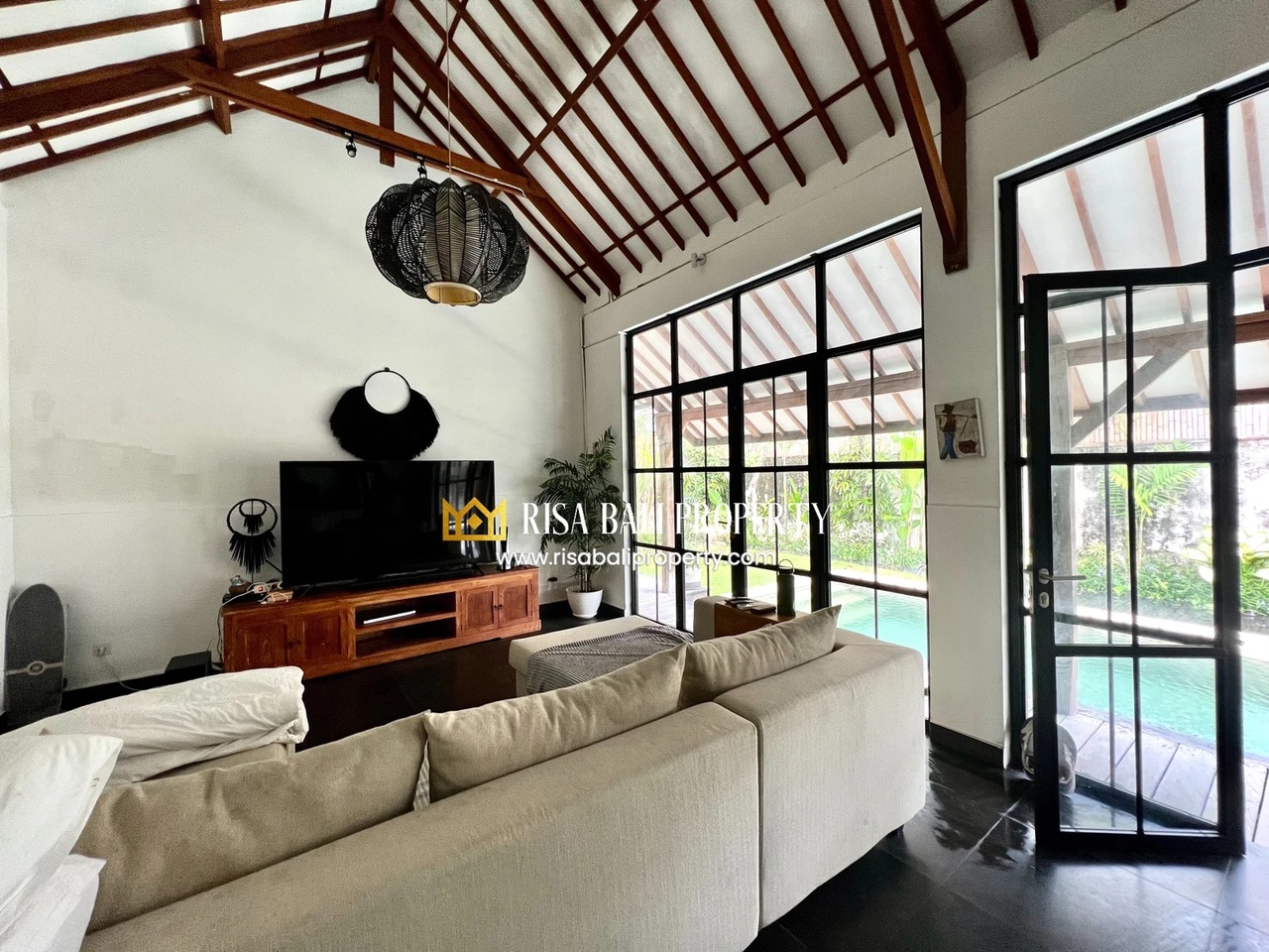 CHARMING THREE BEDROOMS VILLA FOR YEARLY