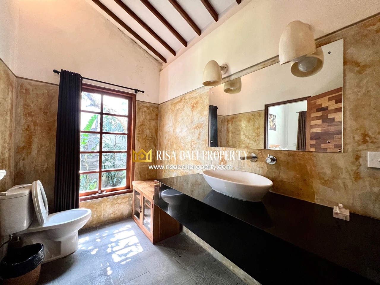 CHARMING THREE BEDROOMS VILLA FOR YEARLY