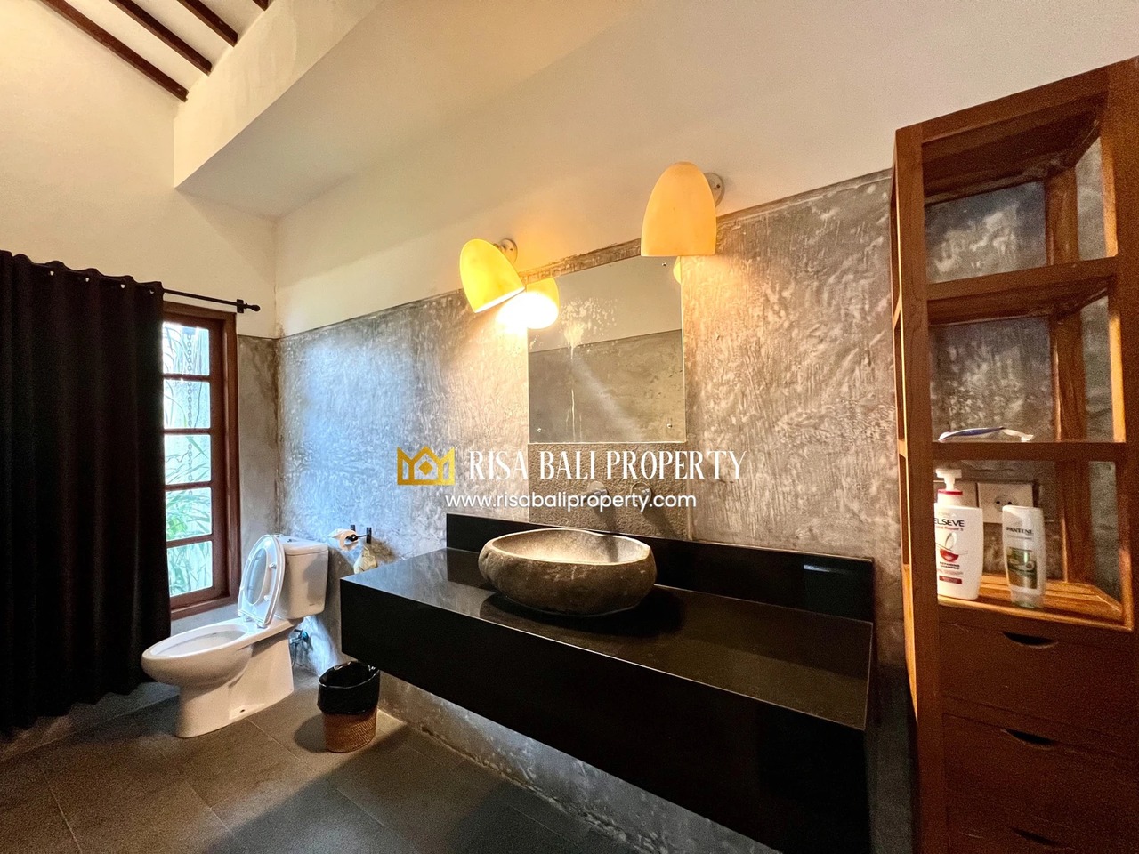 CHARMING THREE BEDROOMS VILLA FOR YEARLY