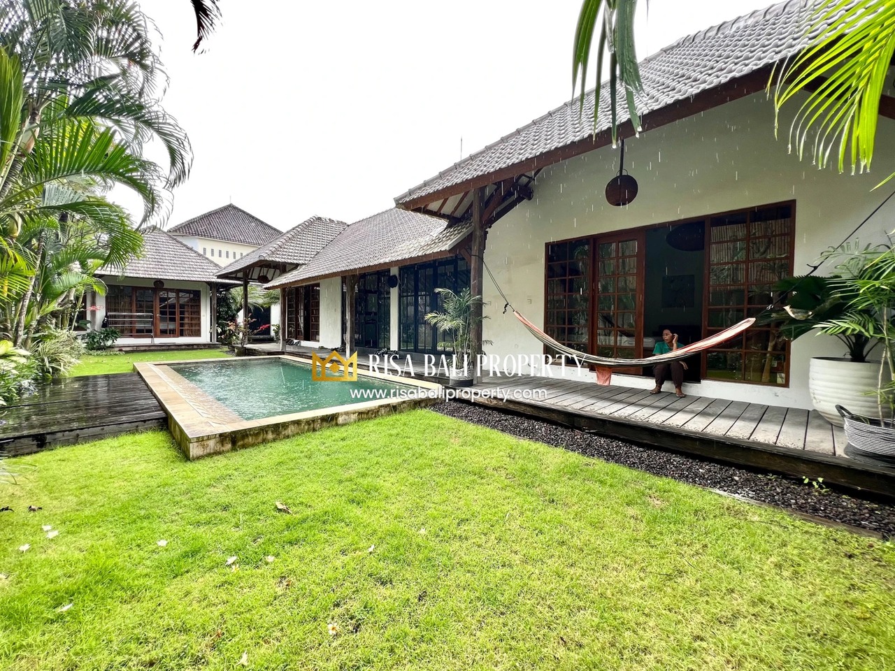 CHARMING THREE BEDROOMS VILLA FOR YEARLY