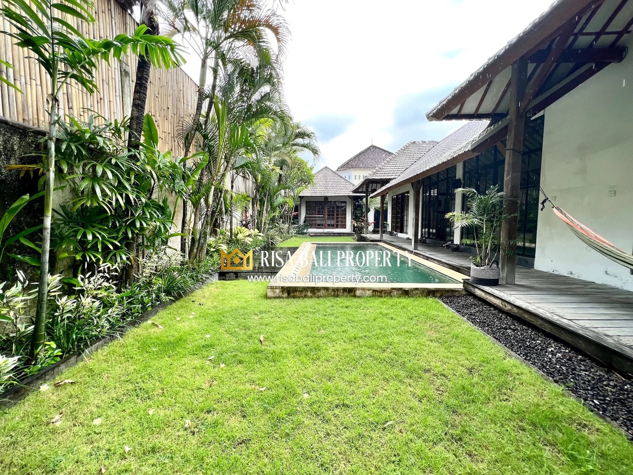 CHARMING THREE BEDROOMS VILLA FOR YEARLY