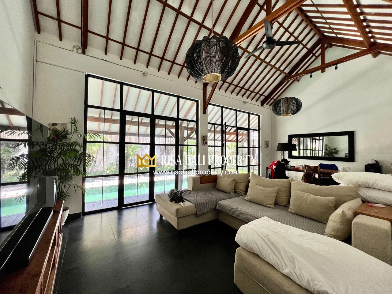 CHARMING THREE BEDROOMS VILLA FOR YEARLY