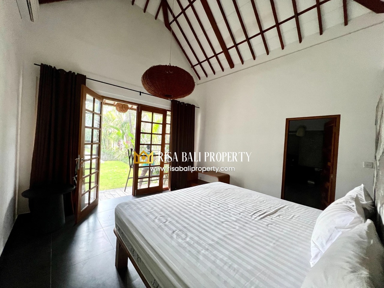 CHARMING THREE BEDROOMS VILLA FOR YEARLY