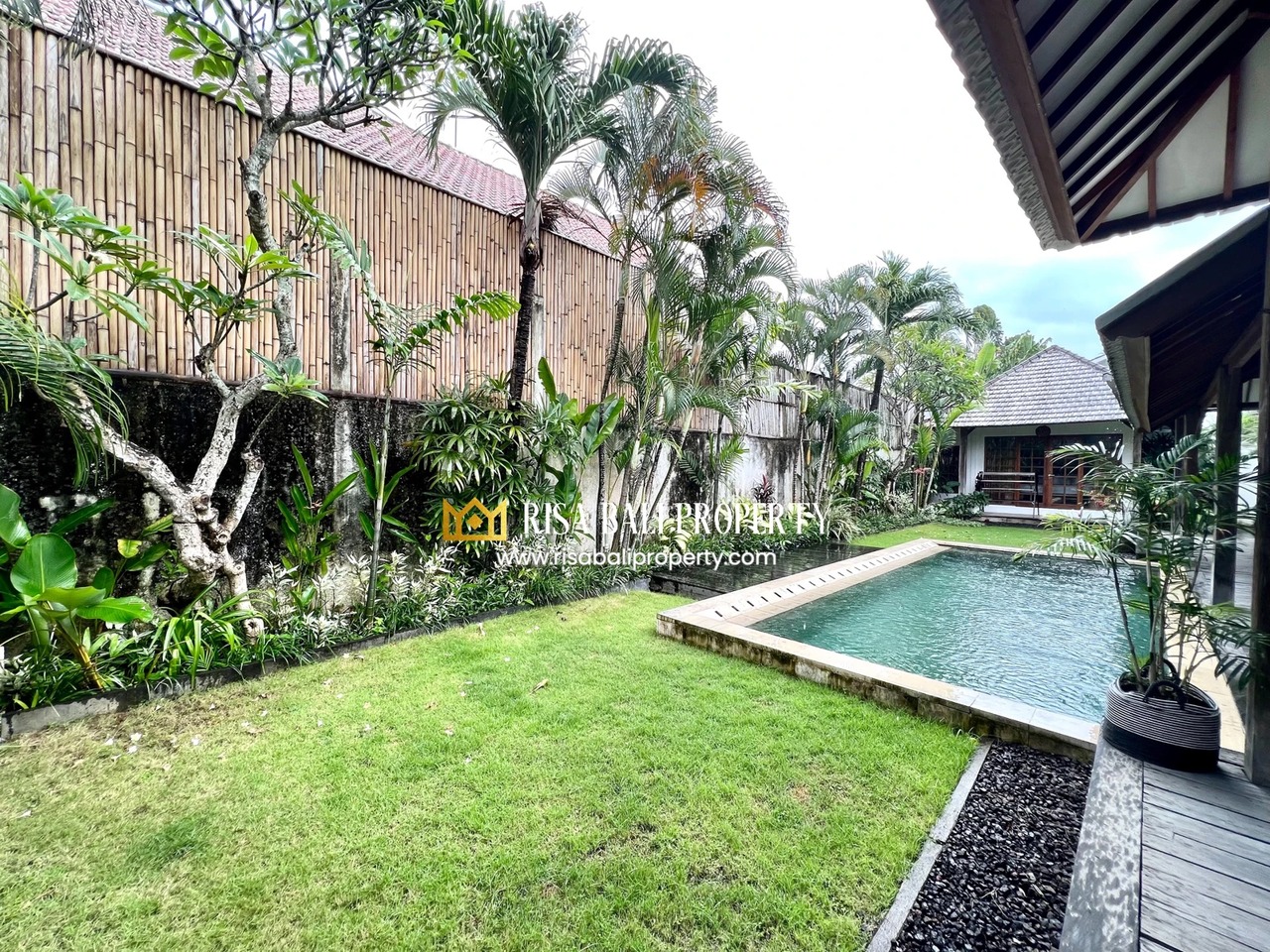 CHARMING THREE BEDROOMS VILLA FOR YEARLY