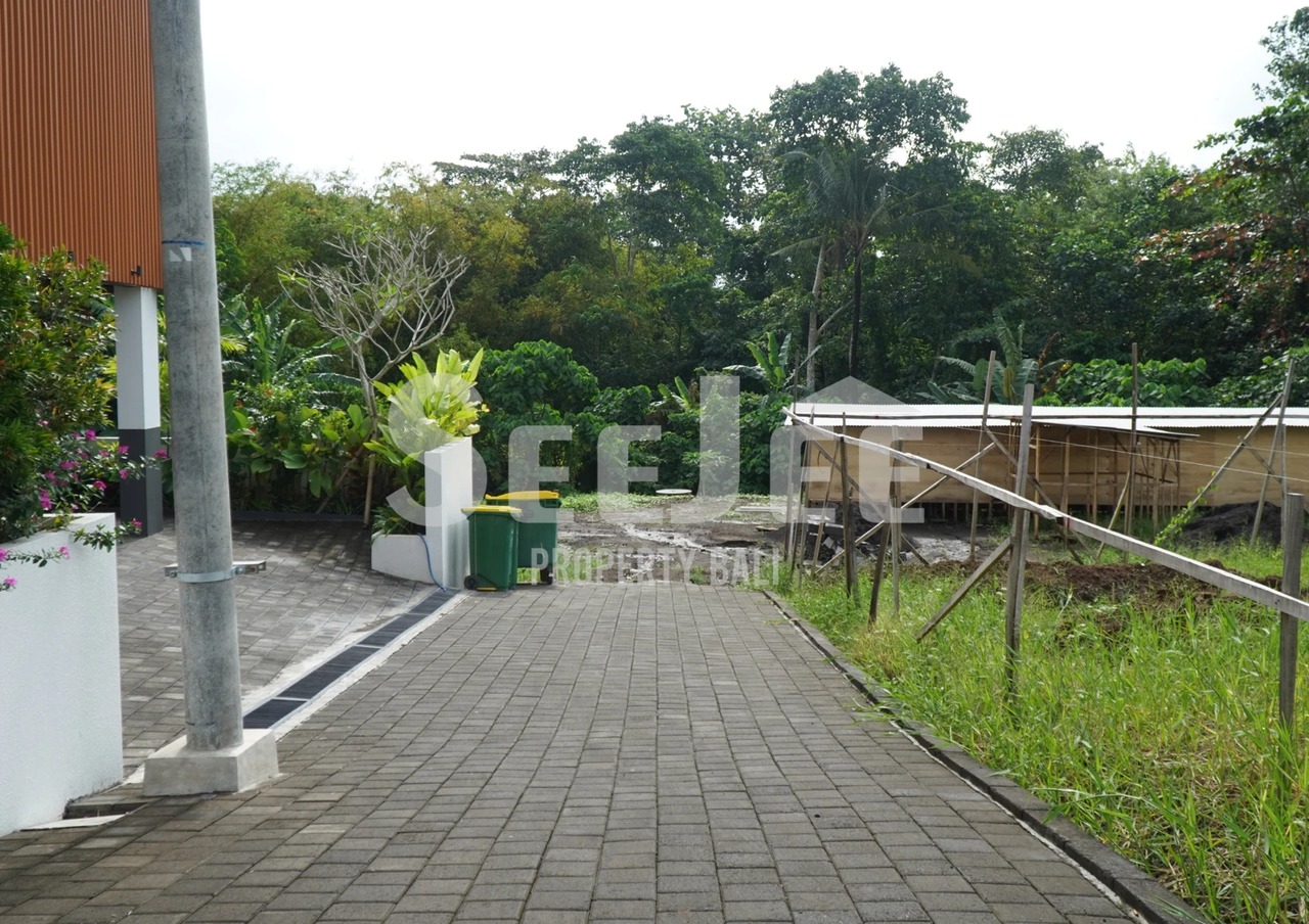 PREMIUM LAND FOR SALE IN PERERENAN 3are