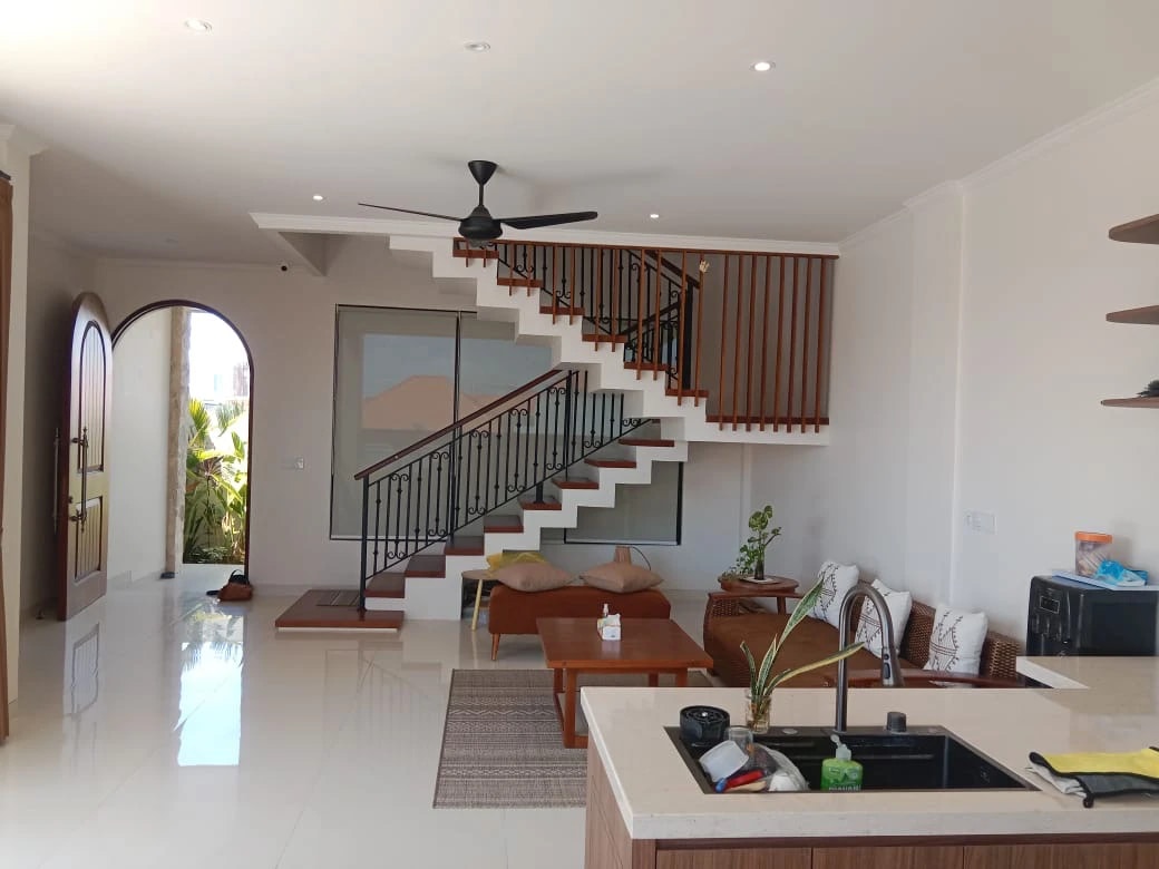 villa for Rent in parerenan