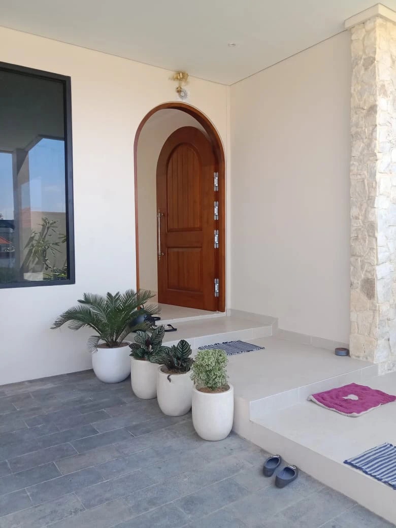 villa for Rent in parerenan