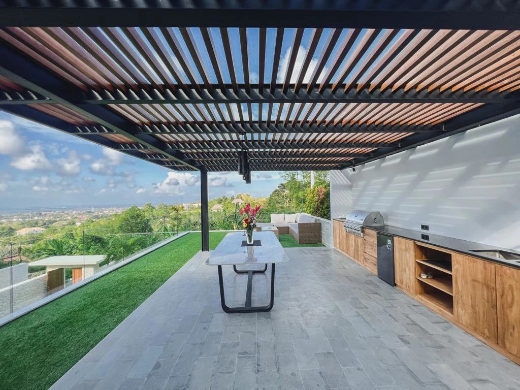 Luxury 3BR Villa w/ Rooftop & Sky View