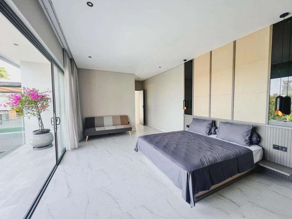 Luxury 3BR Villa w/ Rooftop & Sky View