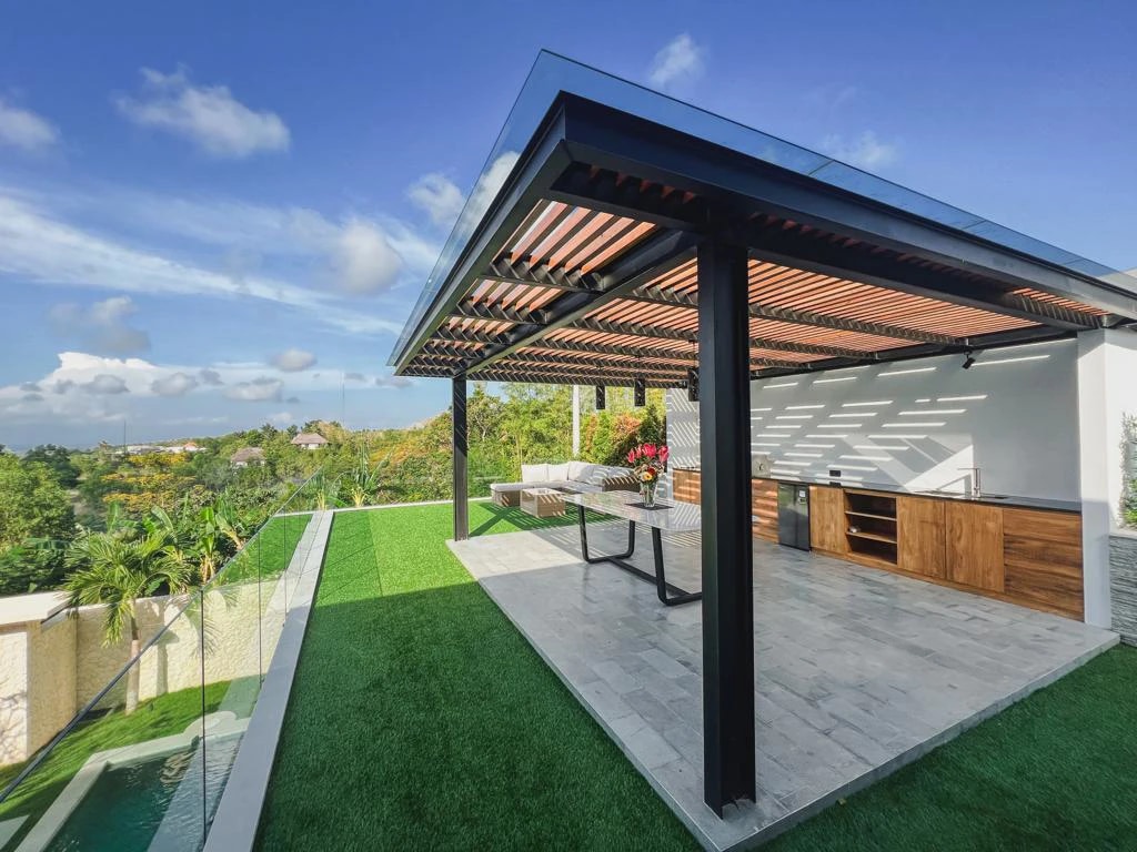 Luxury 3BR Villa w/ Rooftop & Sky View