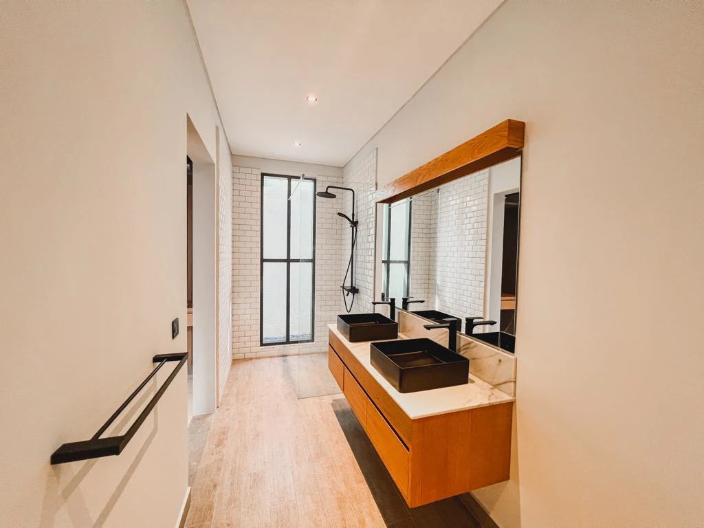 Luxury 3BR Villa w/ Rooftop & Sky View
