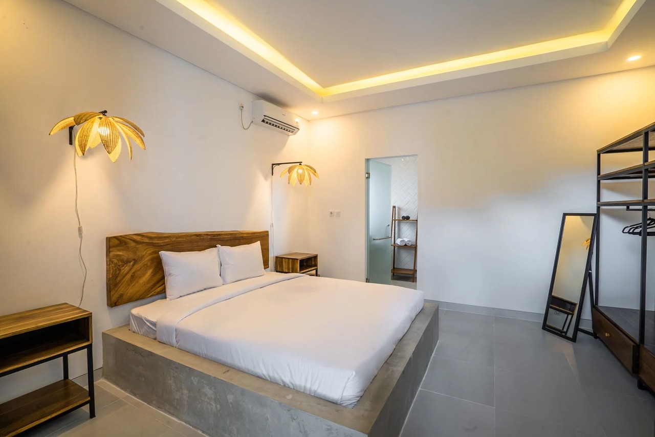 White Light 3BR Private Villa Berawa