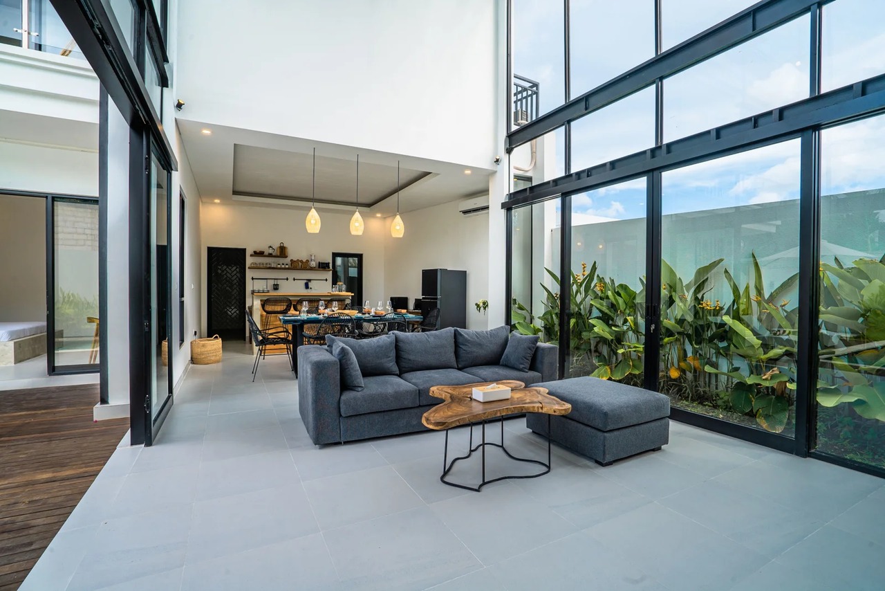 White Light 3BR Private Villa Berawa