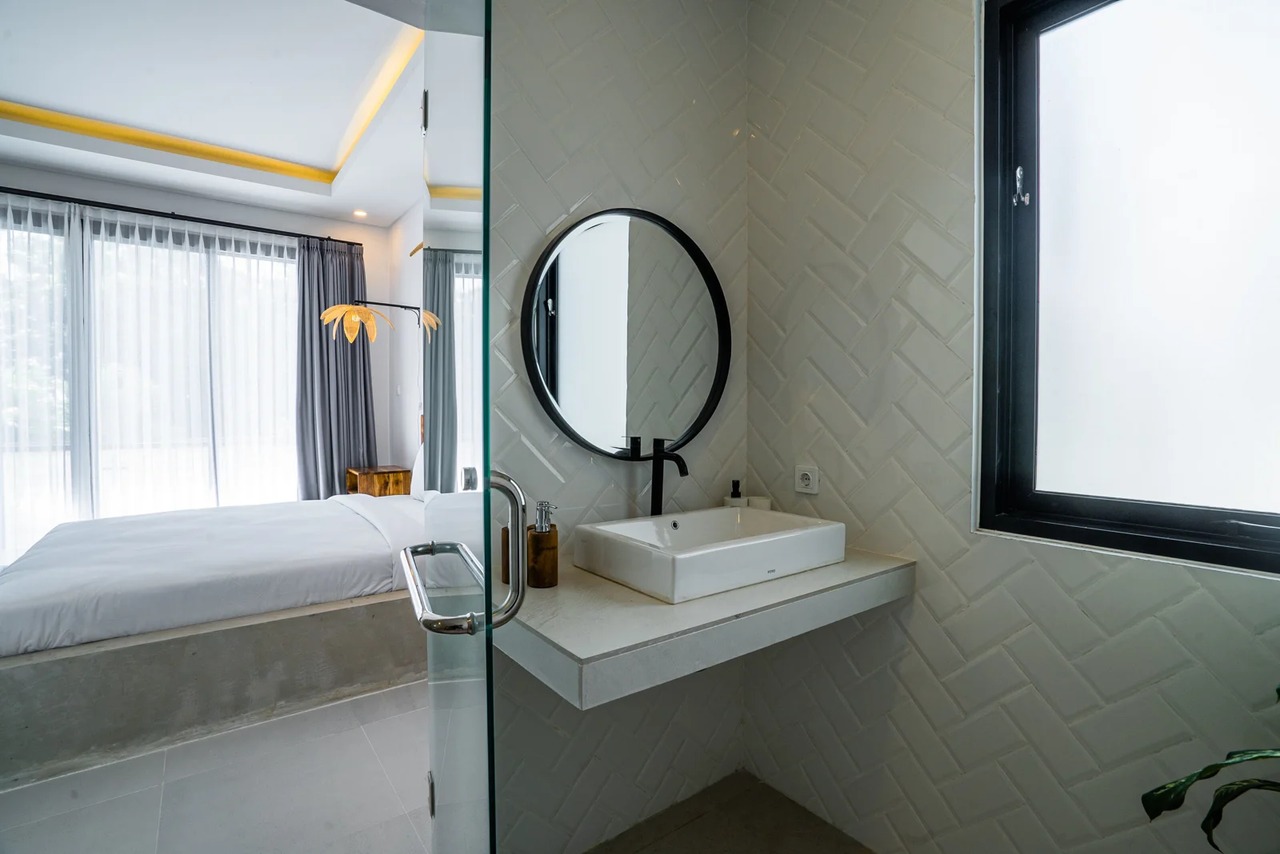 White Light 3BR Private Villa Berawa