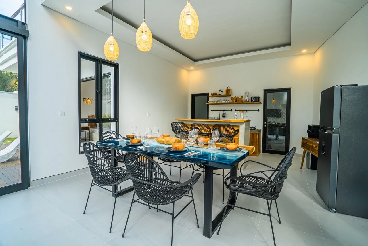 White Light 3BR Private Villa Berawa