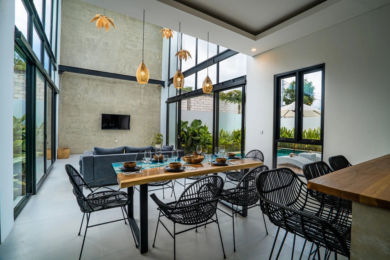 White Light 3BR Private Villa Berawa