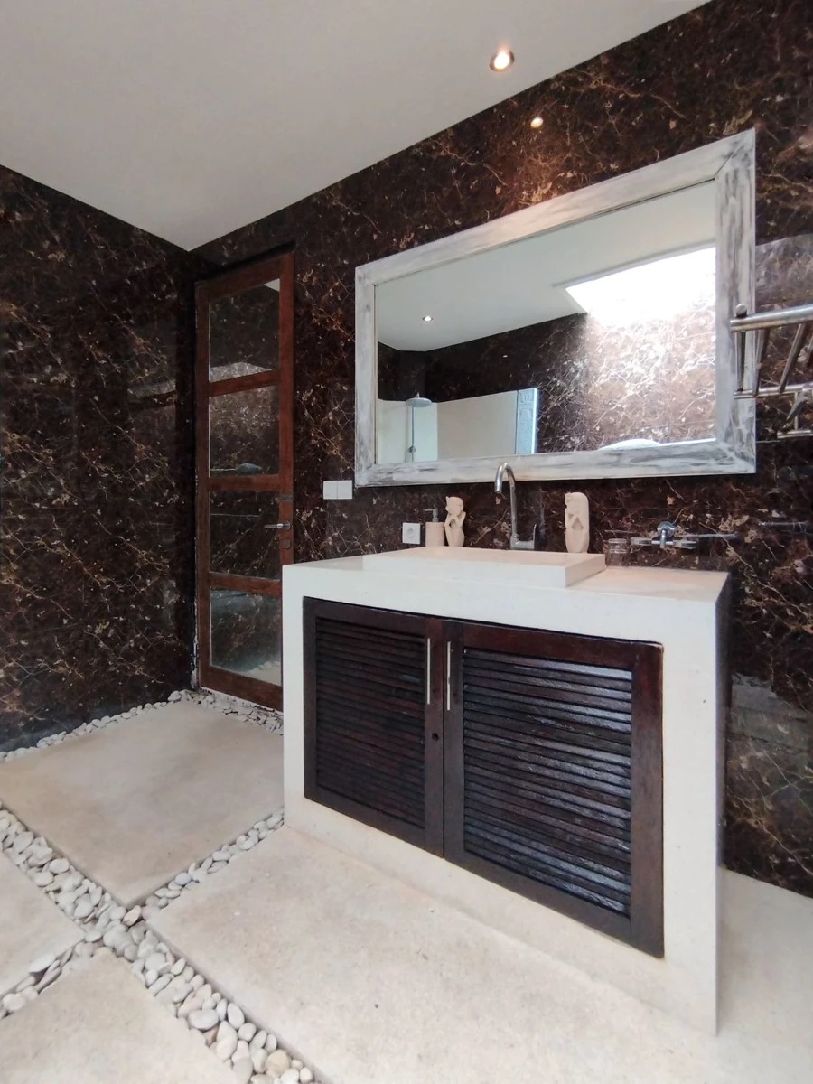 Stylish 2BR Villa w/ Office – Seminyak