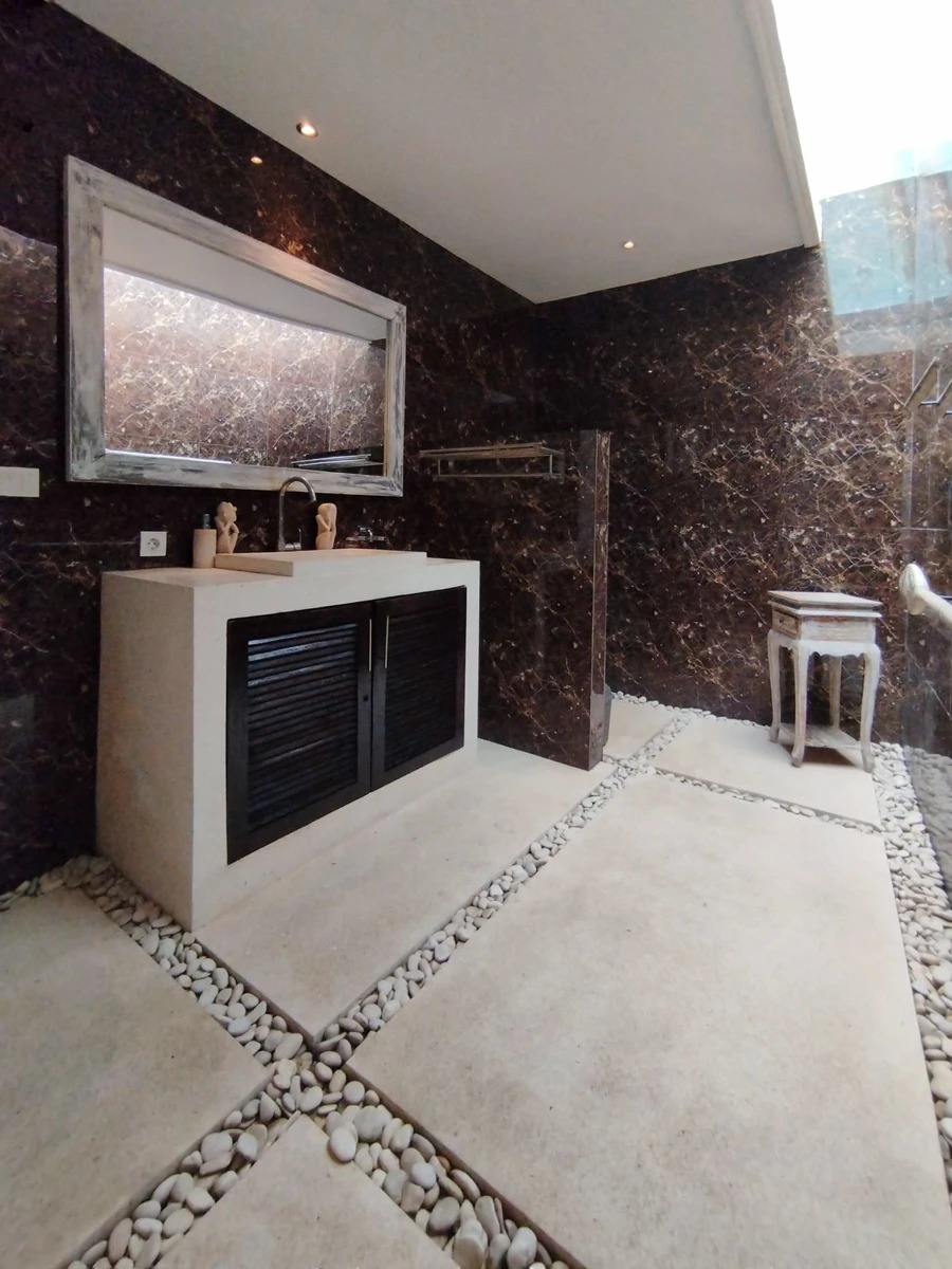 Stylish 2BR Villa w/ Office – Seminyak