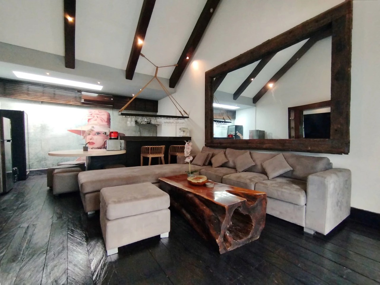 Stylish 2BR Villa w/ Office – Seminyak