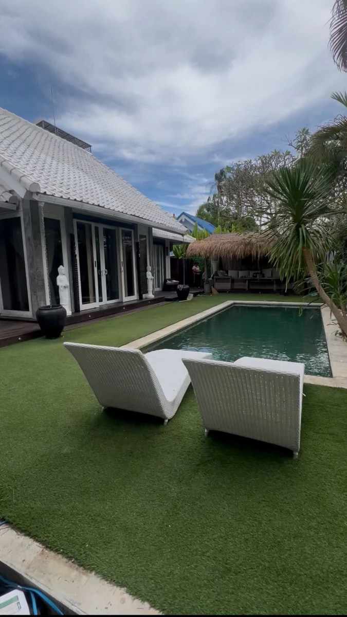 Stylish 2BR Villa w/ Office – Seminyak