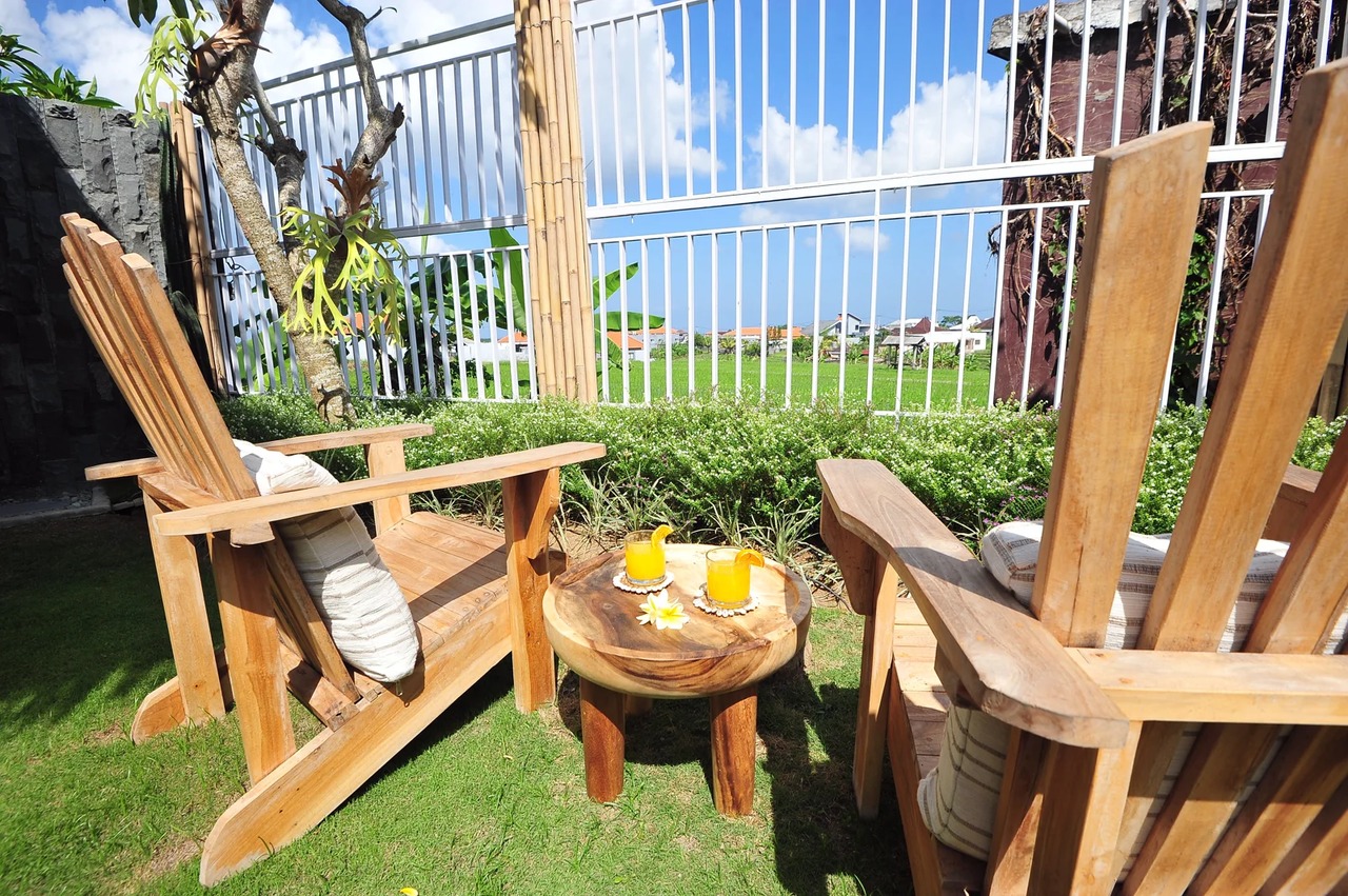 Tropical 2 br villa with rice paddy view