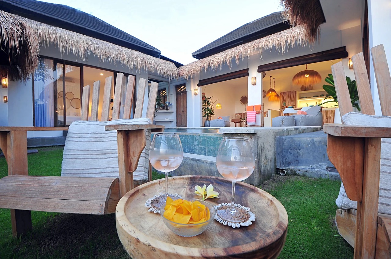 Tropical 2 br villa with rice paddy view