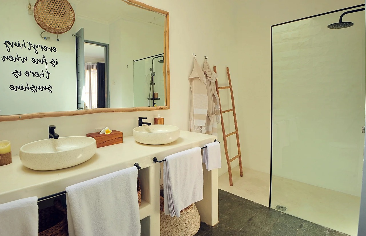 Tropical 2 br villa with rice paddy view