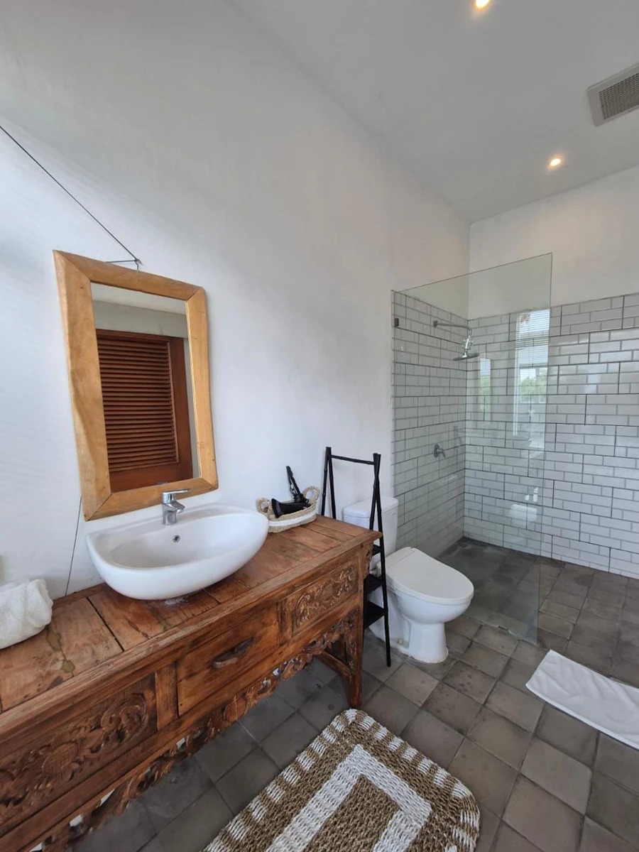Stylish 4-Bedroom Villa with Jungle View