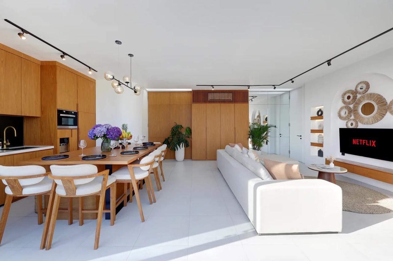 Stunning 3BR Garden Villa 3 Minutes to B