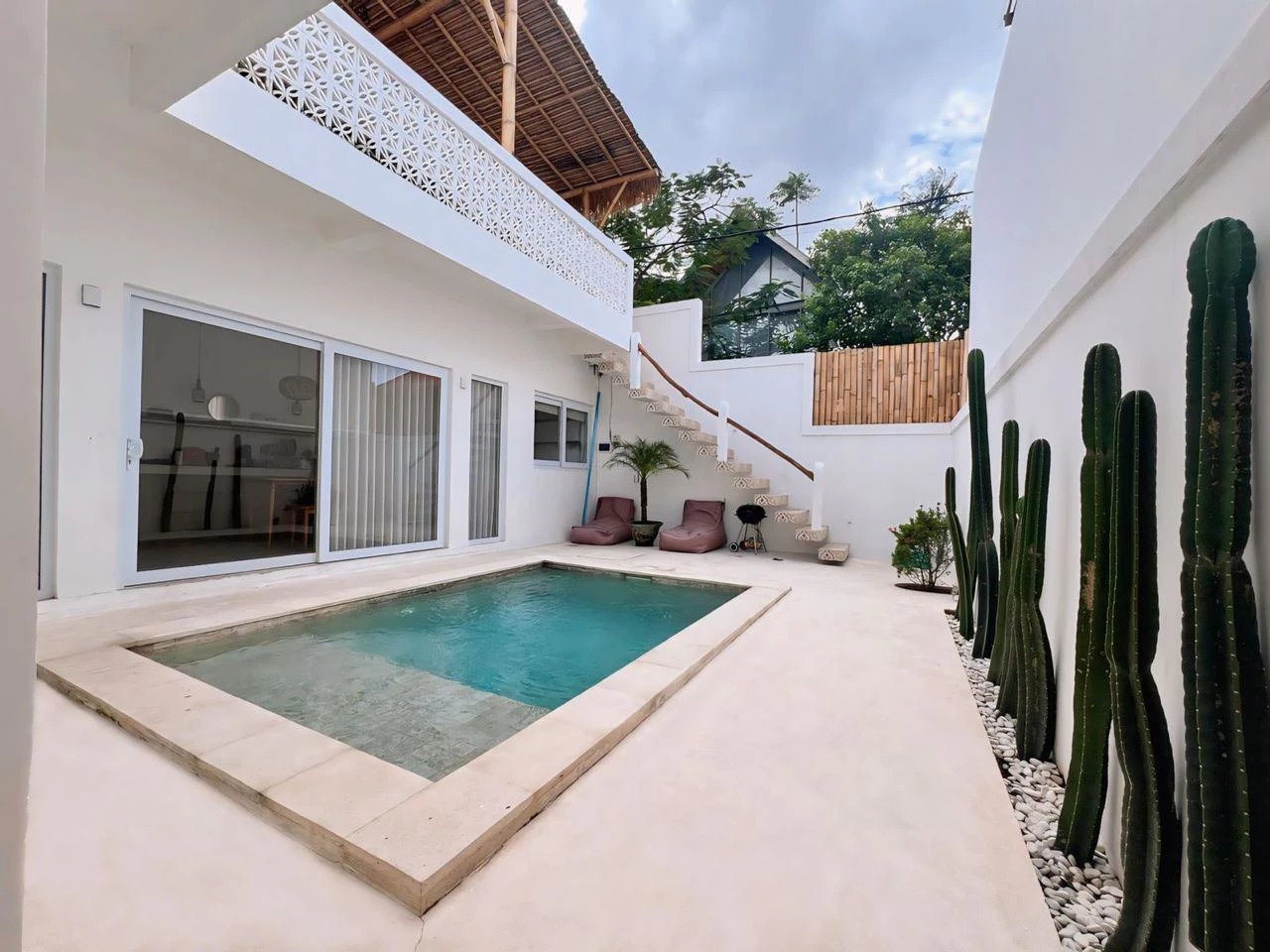 Modern 1BR Villa + Study w/ Rooftop