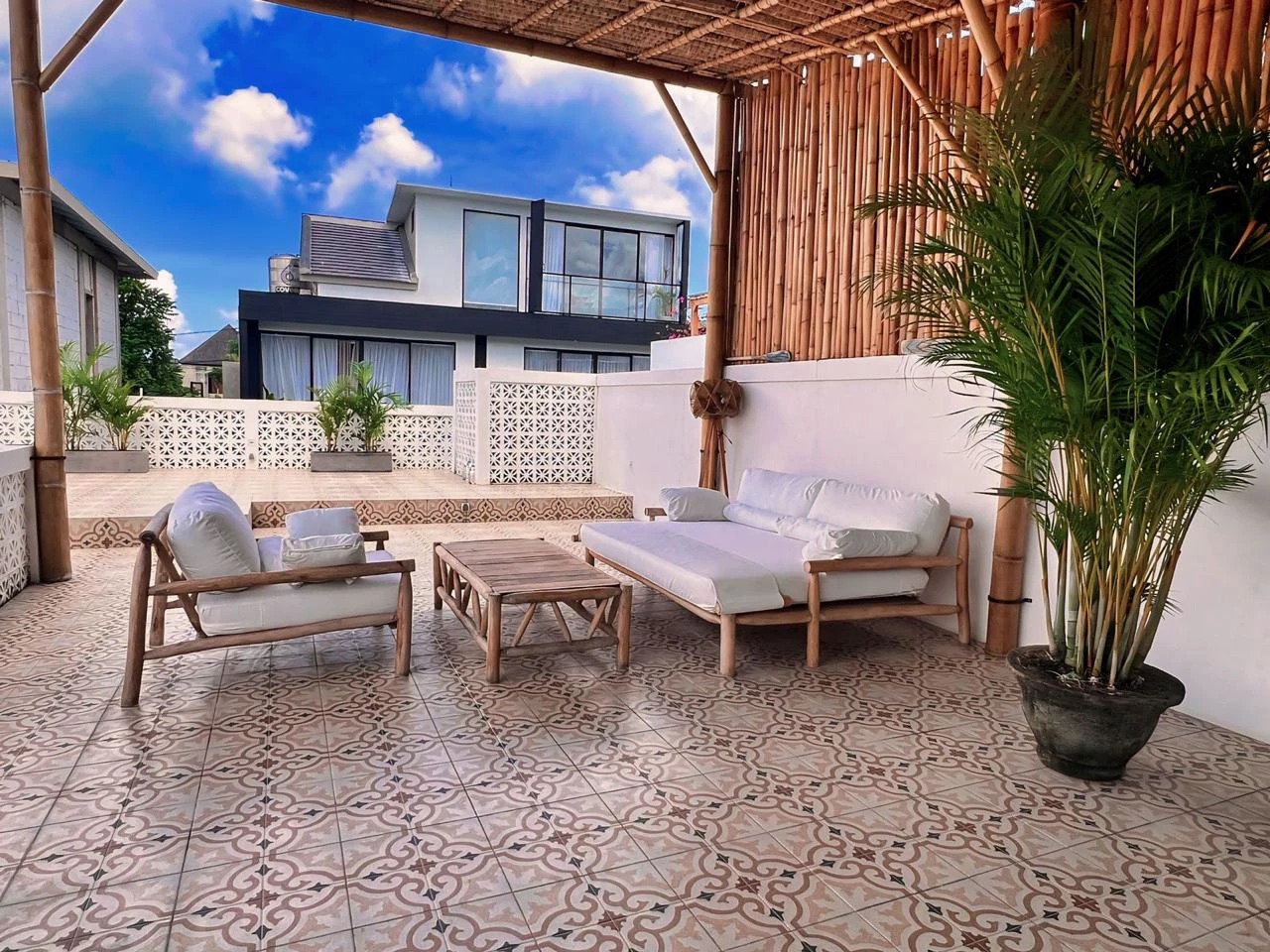 Modern 1BR Villa + Study w/ Rooftop