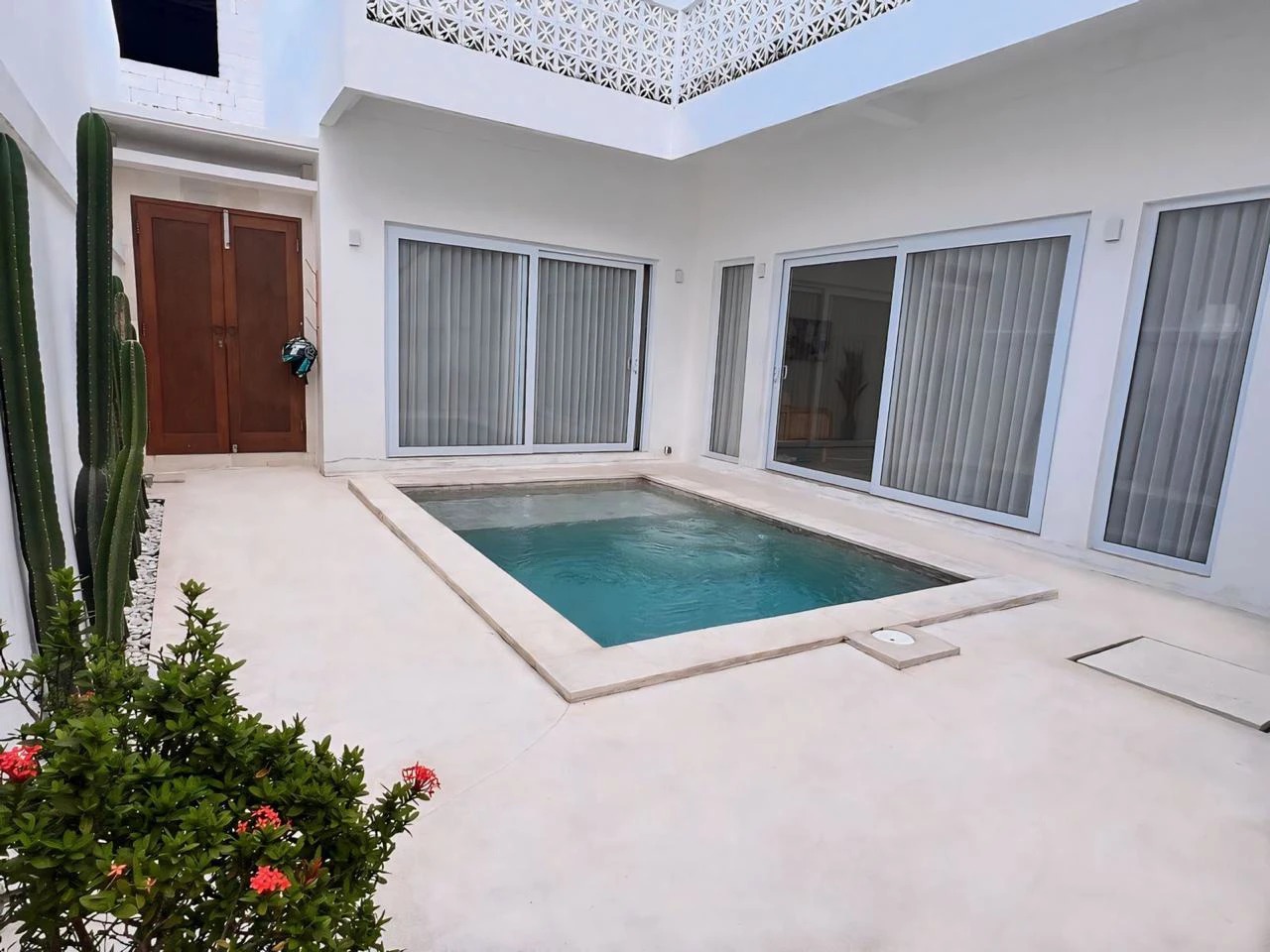 Modern 1BR Villa + Study w/ Rooftop
